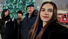 Полотно их жизни наполнено яркими красками