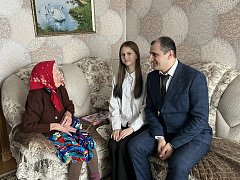 «Цветущие улыбки весны: активисты  Движения Первых поздравили труженицу тыла  и педагогов-ветеранов с Международным женским днём»