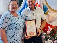 35 лет рука об руку